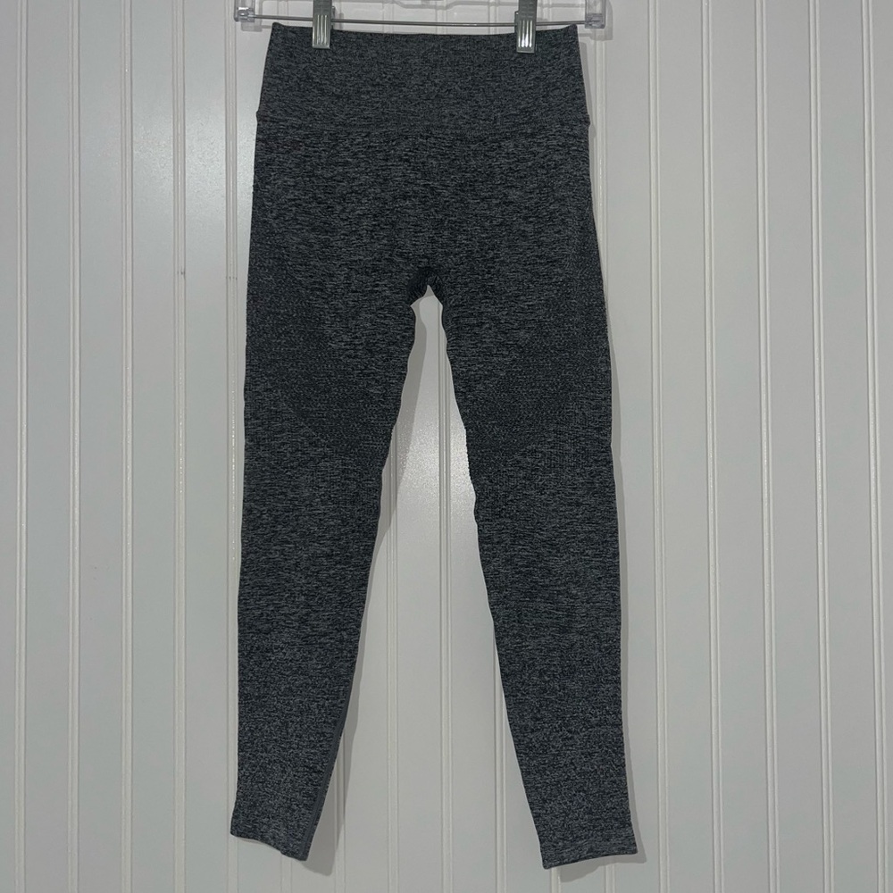 Buff Bunny size small grey leggings